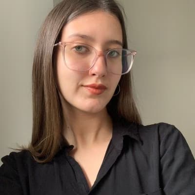 Profile photo of Colette, Architecture tutor at Wiingy 