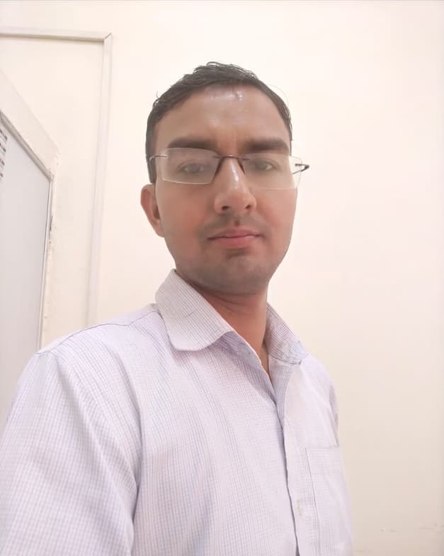 Profile photo of Deepak, Science tutor at Wiingy