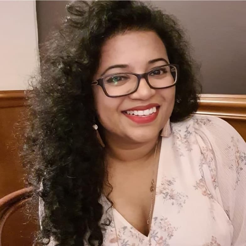 Profile photo of Deepshikha, English tutor at Wiingy 