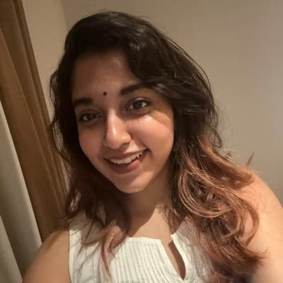 Profile photo of Devina, Engineering tutor at Wiingy 