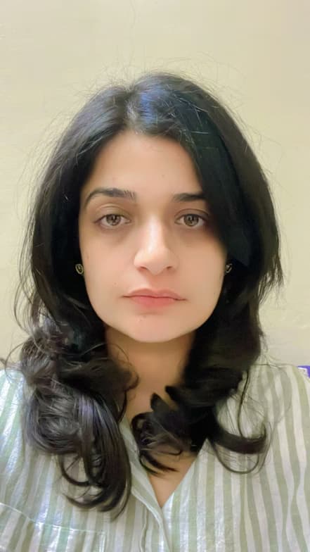 Profile photo of Divya, Economics tutor at Wiingy 