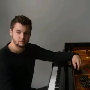 Profile photo of Edward, Piano tutor at Wiingy 