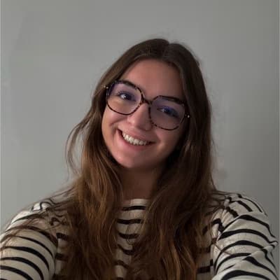 Profile photo of Elara, Physics tutor at Wiingy 