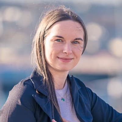 Profile photo of Jovienne, AP tutor at Wiingy 