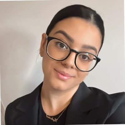 Profile photo of Elise, Singing tutor at Wiingy