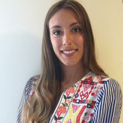 Profile photo of Elise, Economics tutor at Wiingy 