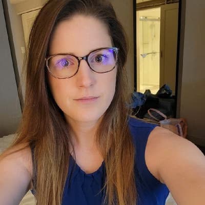 Profile photo of Elise, AP tutor at Wiingy 