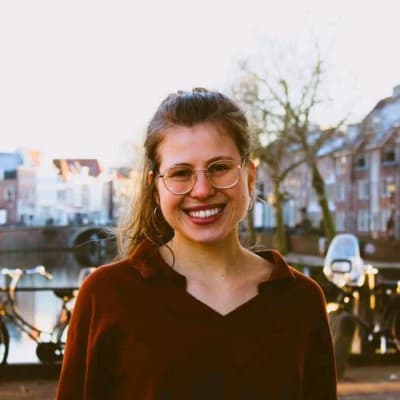 Profile photo of Elise, Economics tutor at Wiingy 