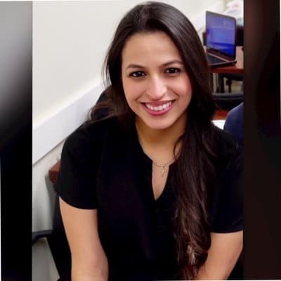 Profile photo of Evelyn, English tutor at Wiingy 