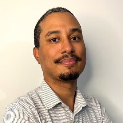 Profile photo of Ezra, AP tutor at Wiingy 