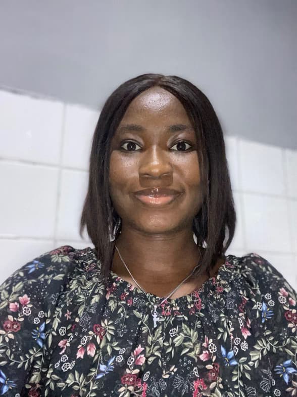 Profile photo of Esther, English tutor at Wiingy 