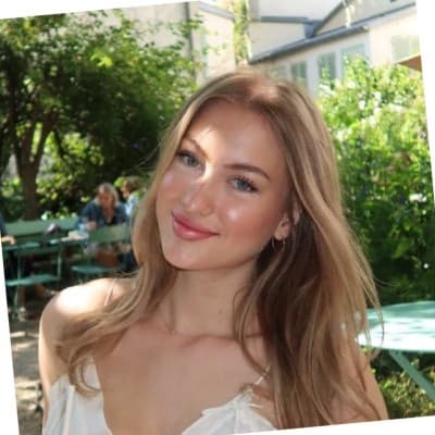 Profile photo of Fiona	, GMAT tutor at Wiingy 