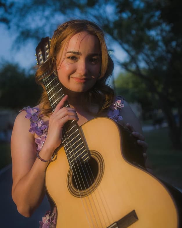 Profile photo of Gabriela, Guitar tutor at Wiingy 