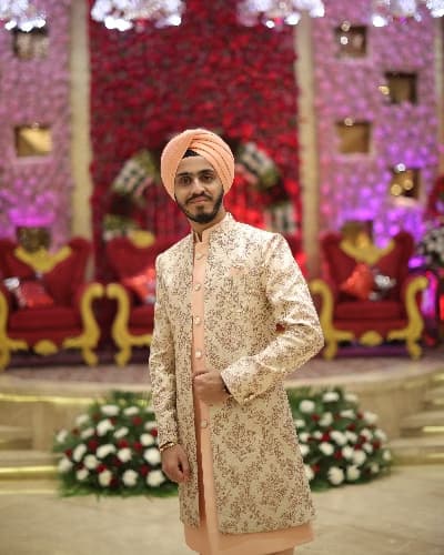 Profile photo of Guransh, Economics tutor at Wiingy