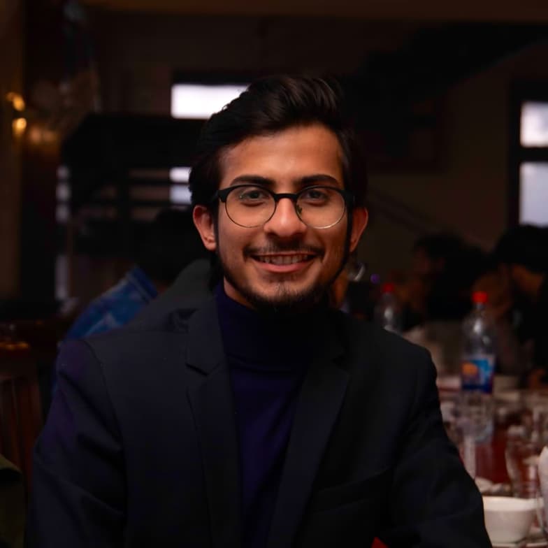 Profile photo of Hafiz Hamza, Science tutor at Wiingy 