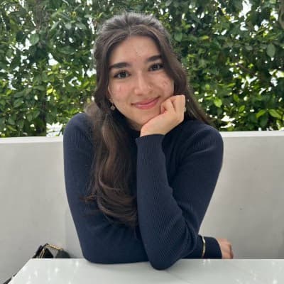 Profile photo of Harini, Yoga tutor at Wiingy 