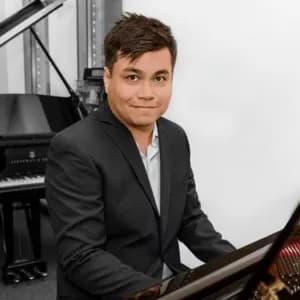 Profile photo of Henry, Piano tutor at Wiingy 