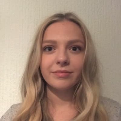 Profile photo of Honora	, AP tutor at Wiingy 