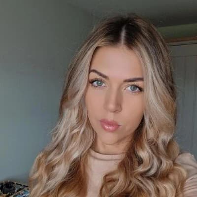 Profile photo of Hypatia, AP tutor at Wiingy 