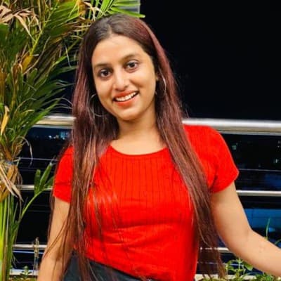 Profile photo of Ira, Hindi tutor at Wiingy 