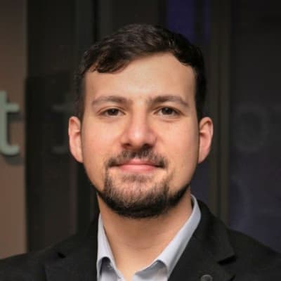 Profile photo of Isaac, Economics tutor at Wiingy 