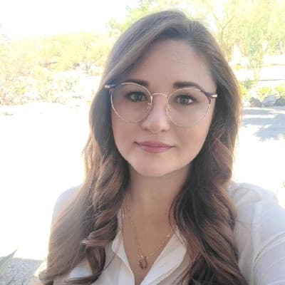 Profile photo of Isabella, Piano tutor at Wiingy