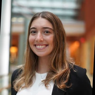 Profile photo of Isabelle, AP tutor at Wiingy 