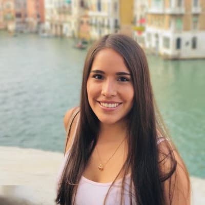 Profile photo of Isla, NAPLAN tutor at Wiingy 