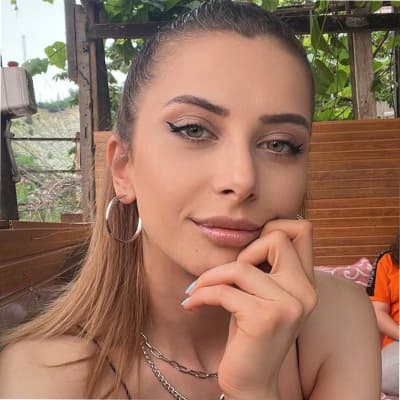 Profile photo of Isolde, Biology tutor at Wiingy 