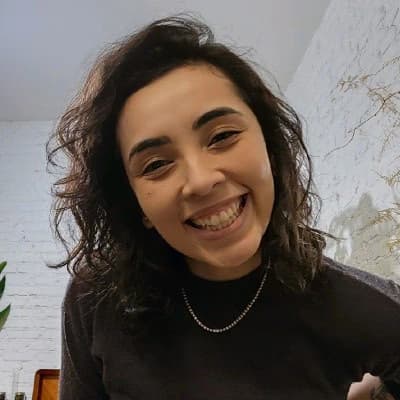 Profile photo of Ivy, AP tutor at Wiingy 