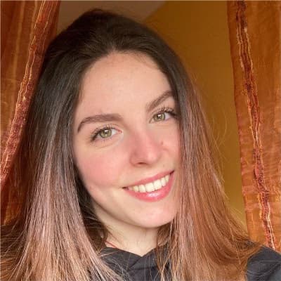 Profile photo of Ivy, English tutor at Wiingy 