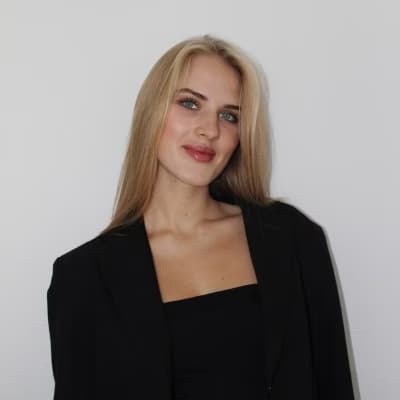 Profile photo of Ivy, Engineering tutor at Wiingy 