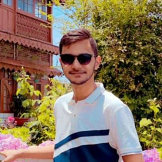 Profile photo of Divanshu, Computer Science tutor at Wiingy