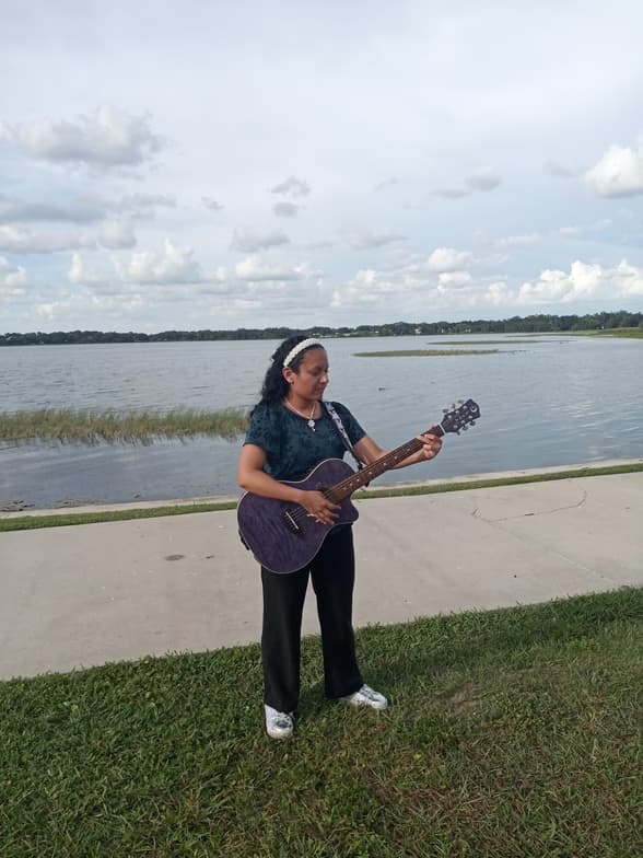 Profile photo of Jasmin, Music tutor at Wiingy 