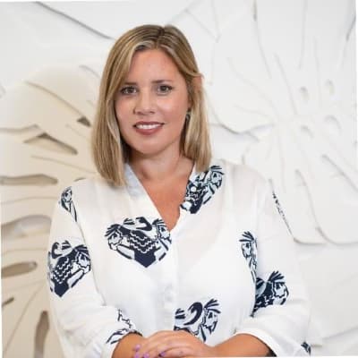 Profile photo of Jolie, Physics tutor at Wiingy 