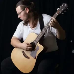 Profile photo of Jonathan, Guitar tutor at Wiingy 