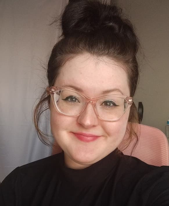 Profile photo of Julia, Singing tutor at Wiingy 