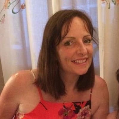 Profile photo of Juniper, Singing tutor at Wiingy 