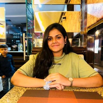 Profile photo of Kiara, Yoga tutor at Wiingy 