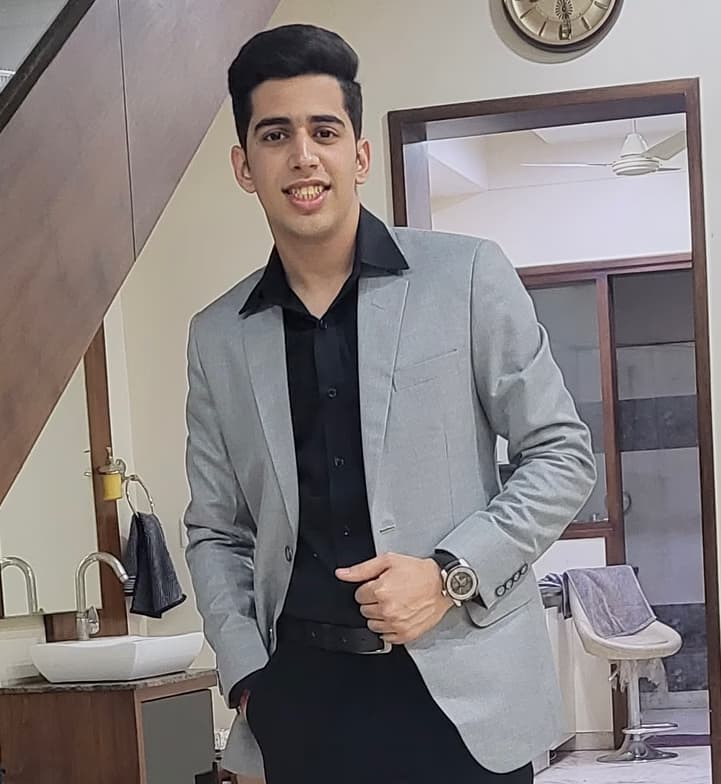 Profile photo of kinshuk, Computer Science tutor at Wiingy 