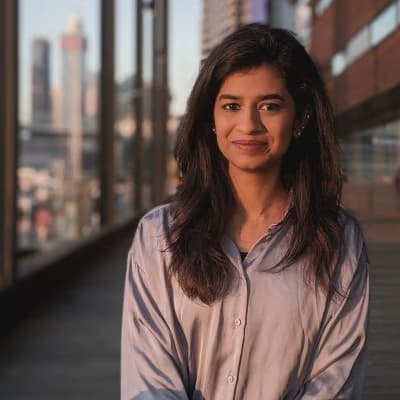 Profile photo of Komal, Yoga tutor at Wiingy