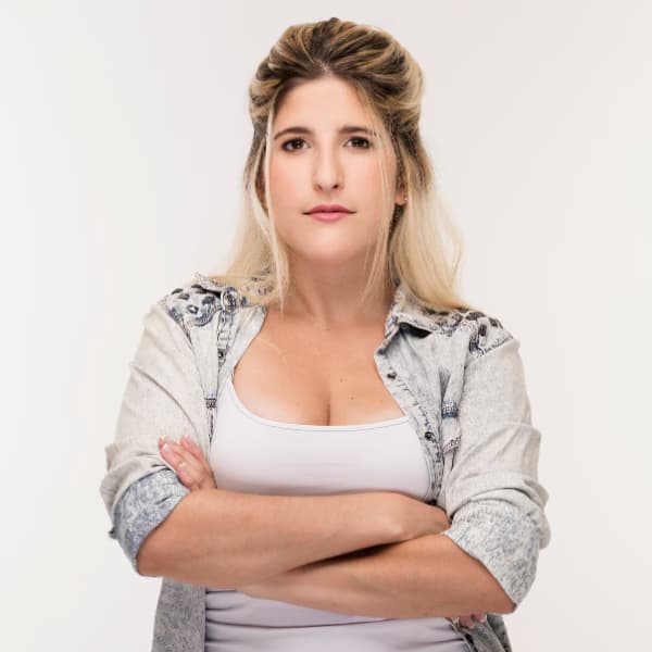 Profile photo of Valentina, Singing tutor at Wiingy 