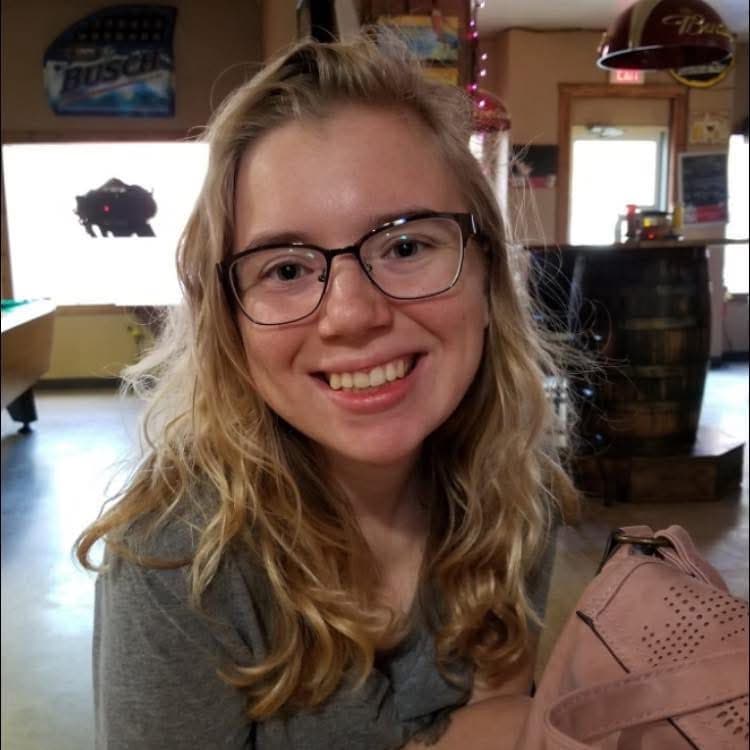 Profile photo of Lauren, Singing tutor at Wiingy 