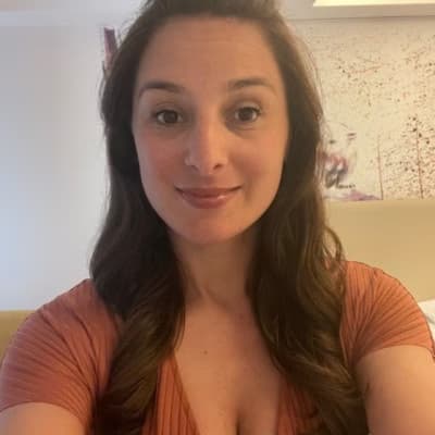 Profile photo of Lavinia	, AP tutor at Wiingy 