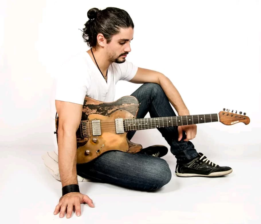 Profile photo of Leandro , Guitar tutor at Wiingy