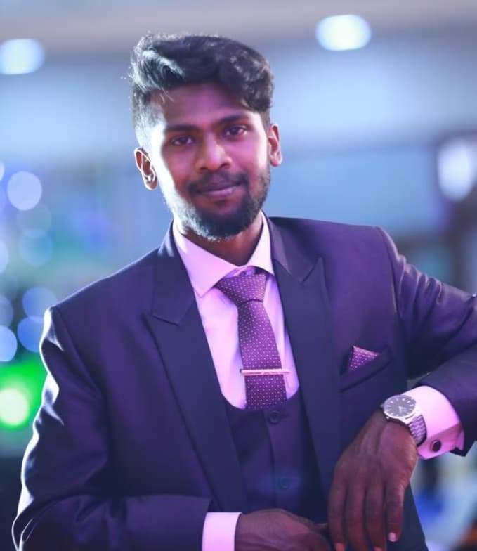 Profile photo of Surendra, Guitar tutor at Wiingy 