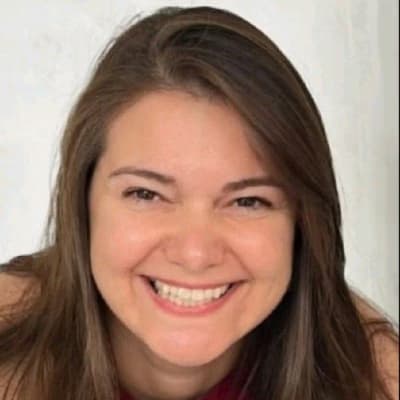 Profile photo of Leona, Physics tutor at Wiingy 