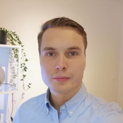 Profile photo of Leslie, Guitar tutor at Wiingy 