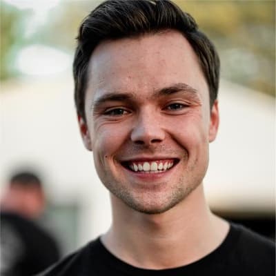 Profile photo of Liam, English tutor at Wiingy 