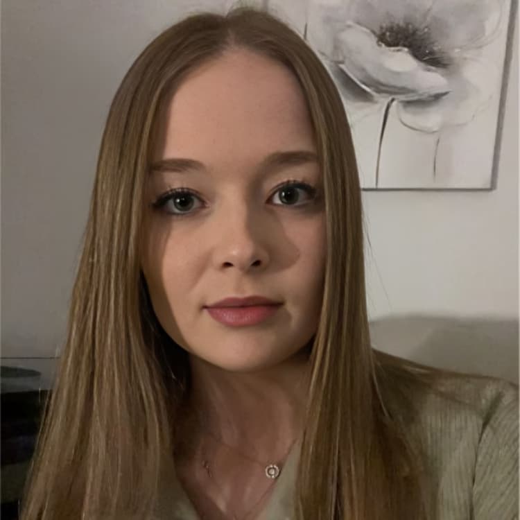 Profile photo of Fiora, AP tutor at Wiingy 